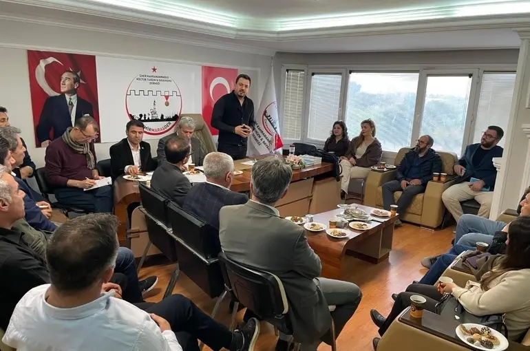 İZMİRMARAŞDER güven tazeledi, Safa Narlı yeniden başkan seçildi
