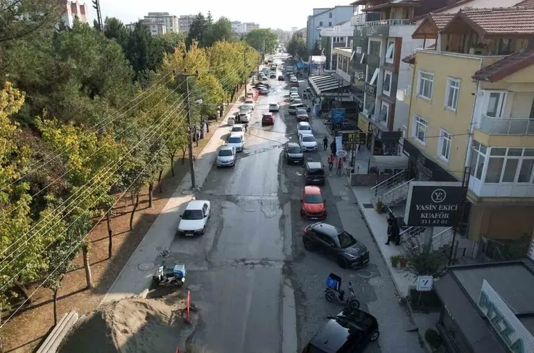 İzmit’te Şehit Ergün Köncü Caddesi yenileniyor
