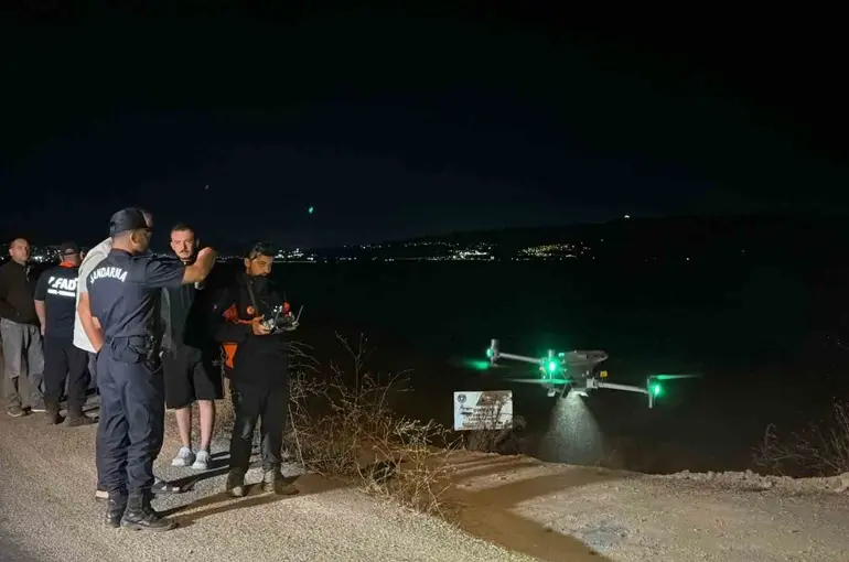 İznik’te kaybolan öğretmenden 12 saattir haber alınamıyor

