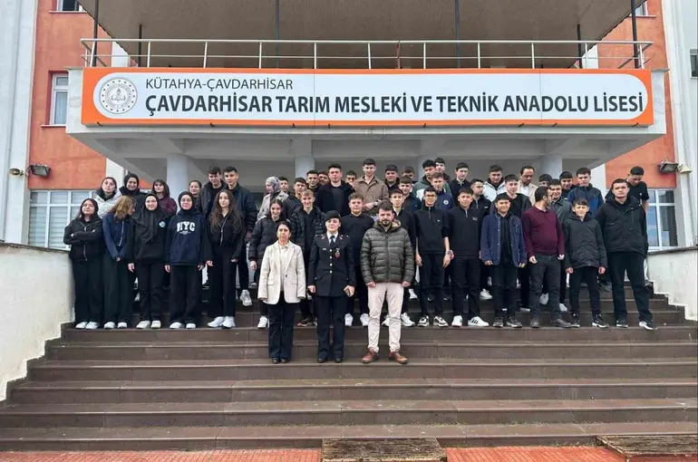Jandarmadan öğrencilere tanıtım
