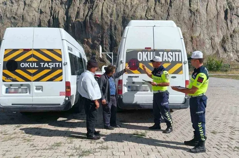 Jandarmadan okul servislerine denetim
