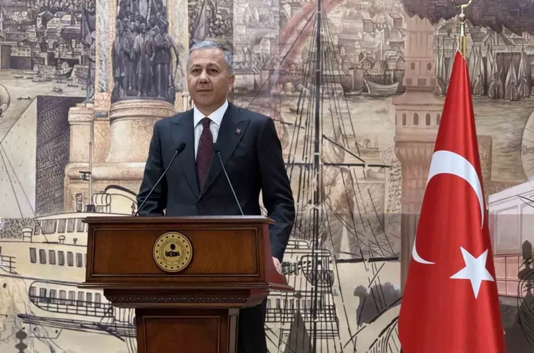"Kabine dönemimizde 58 farklı ülkeden kırmızı bültenle aranan 588 suçlu Türkiye’ye getirildi"
