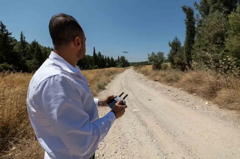 Kaçak moloz dökenlere dronlu takip
