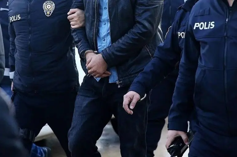 Kaçakçılık operasyonunda 14 gözaltı
