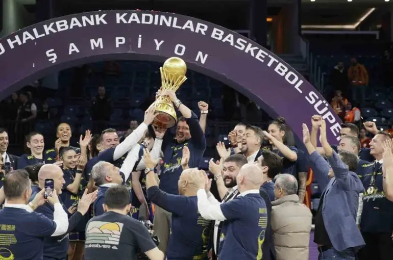Kadınlar basketbolda şampiyon Fenerbahçe
