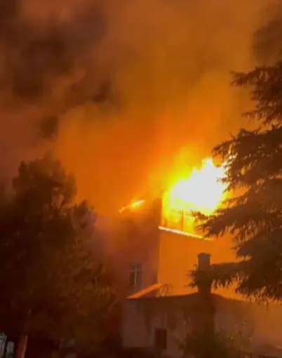 Kahramanmaraş’ta çatı yangını korkuttu

