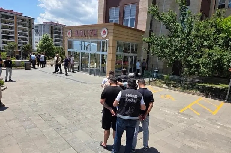 Kahramanmaraş’ta uyuşturucu operasyonu: 3 tutuklama
