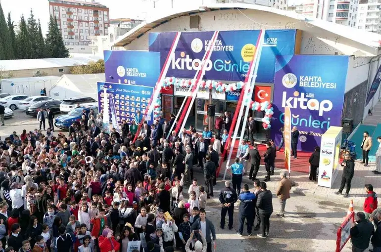 Kahta’da ilk Kitap Fuarı açıldı
