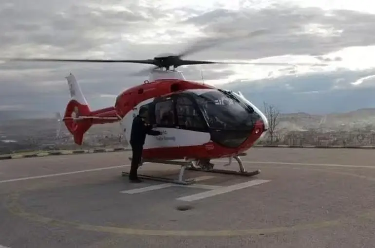 Kalp krizi geçiren vatandaş helikopter ambulansla Ankara Şehir Hastanesine sevk edildi
