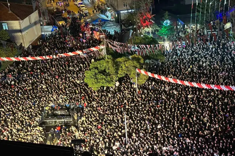 Kaman Ceviz Festivali’nde Ece Seçkin ve Poizi rüzgarı esti
