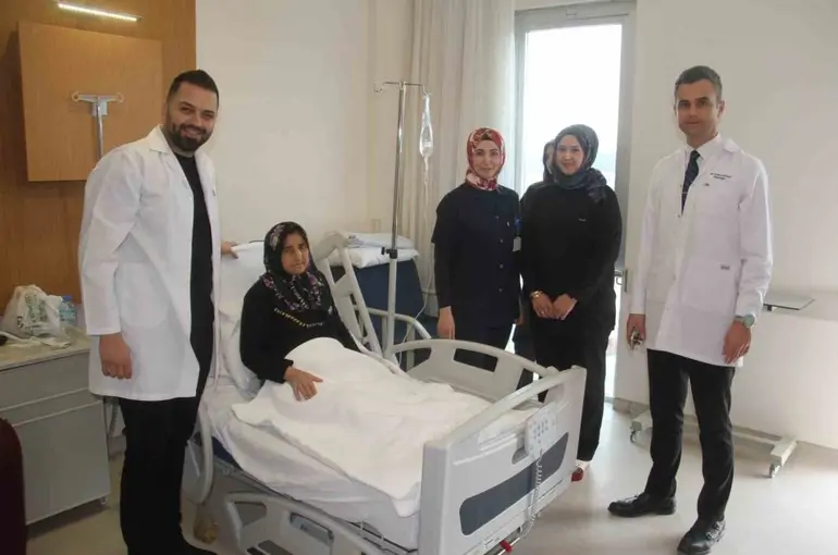 Kanser erken teşhis edildi, kapalı ameliyatla sağlığına kavuşuyor
