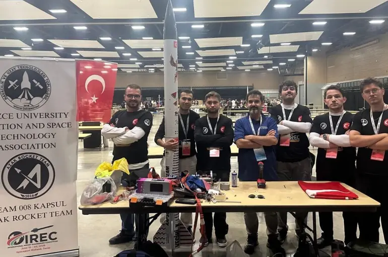 Kapsül Azak Rocket Team ABD’de dünya birincisi oldu

