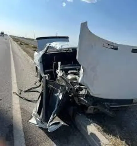 Karapınar'da tır ile otomobil çarpıştı: 2 yaralı