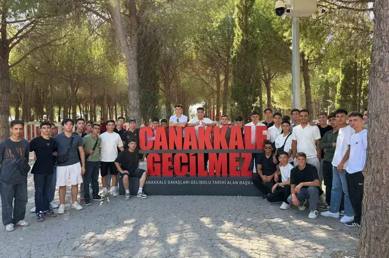 Karapınar ve Emirgazili gençler Çanakkale’de tarihe yolculuk yaptı
