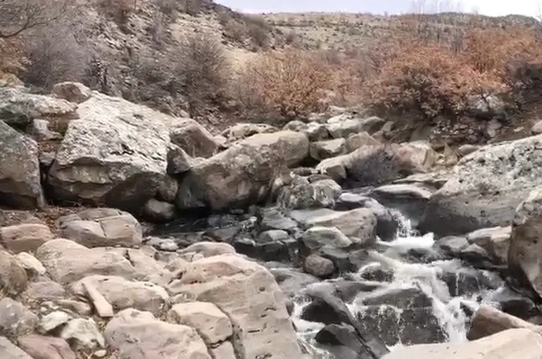 Karapınar’da eriyen kar suları derelere canlandırdı
