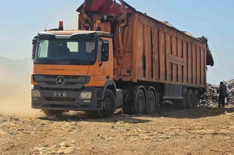 Karateke’de jandarmaya rağmen çöp dökümleri devam ediyor
