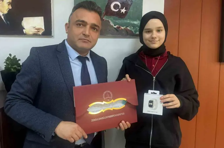 Karşıyaka Ortaokulu il birincisi oldu
