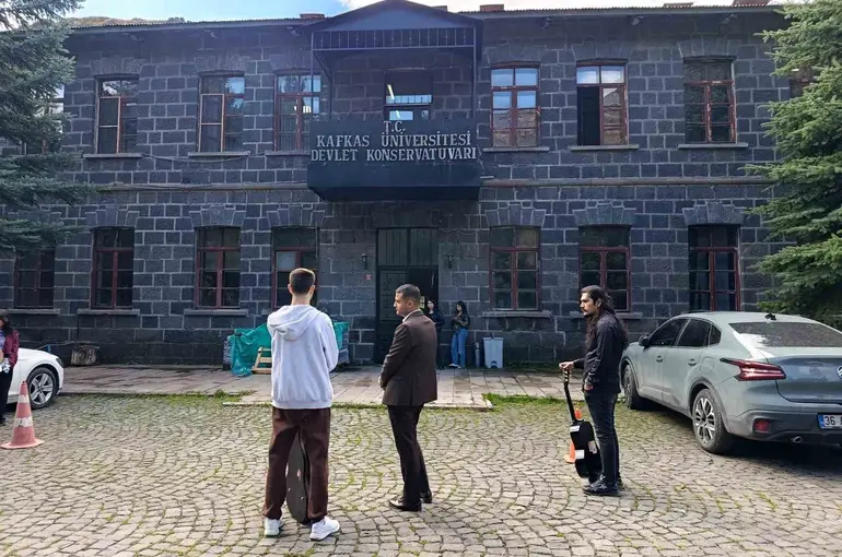 Kars’ta konservatuvar hayali kuran öğrenciler için yetenek sınavı heyecanı
