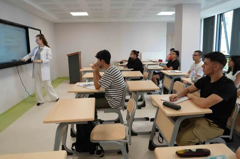Kartal Belediyesi’nin eğitim desteği meyvelerini verdi
