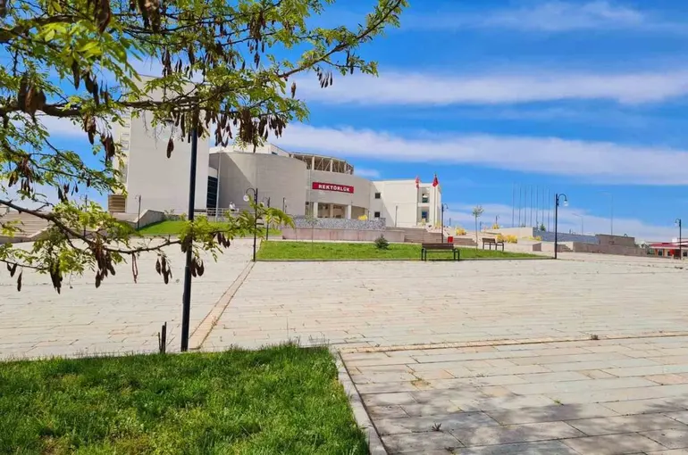 Kastamonu Üniversitesi, ÜNİDES 5. döneminde Türkiye birincisi oldu
