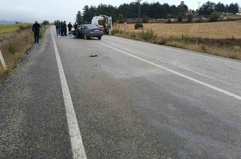 Kastamonu’da otomobiller kafa kafaya çarpıştı: 5 yaralı
