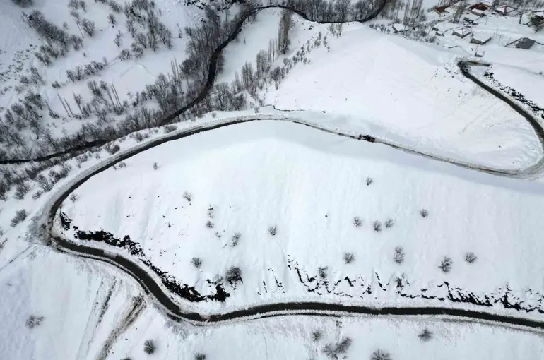 Kato Dağı beyaz gelinliğini giydi, ortaya seyrine doyumsuz manzaralar çıktı
