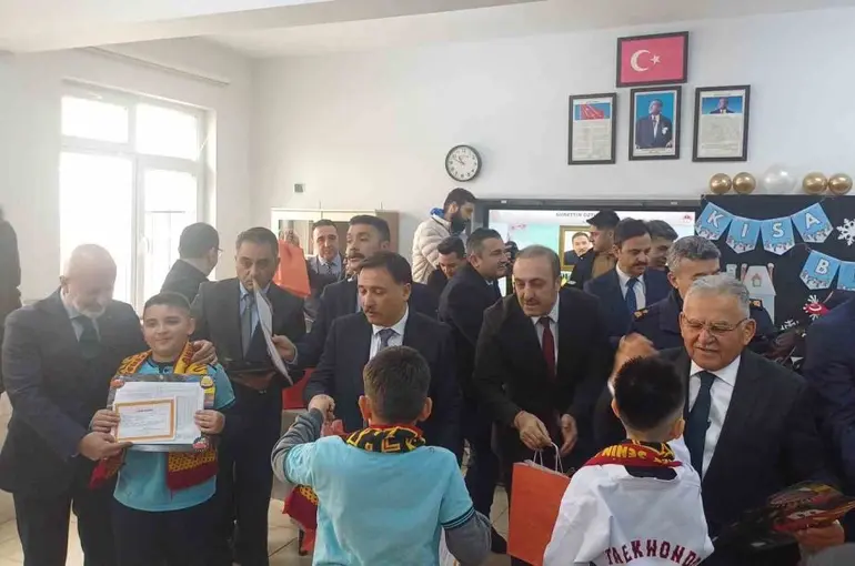 Kayseri’de 322 bin öğrenci karne aldı
