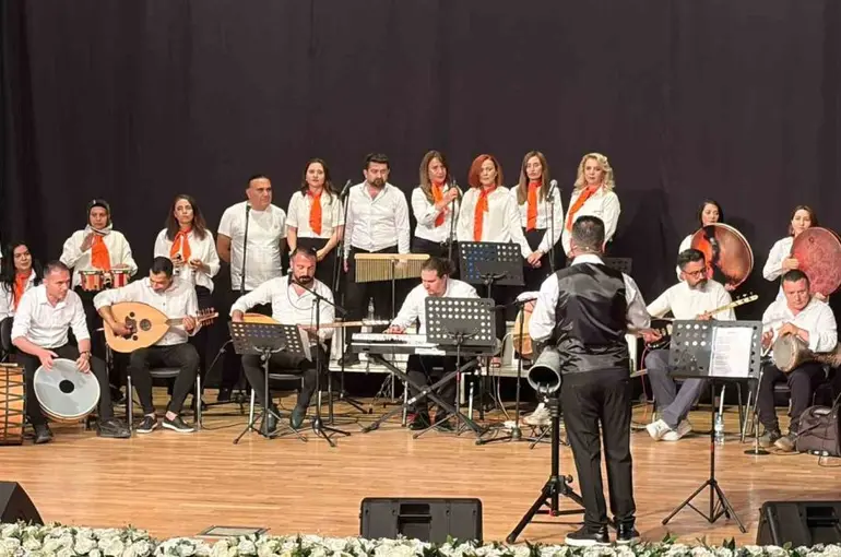 Kayseri’de talasemi hastaları ve aileler konserde moral buldu
