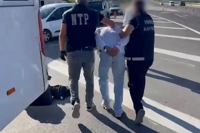 Kayseri’de torbacılara eş zamanlı operasyon: 1 gözaltı
