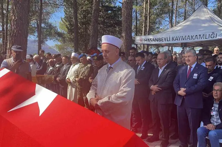 Kazada şehit olan Astsubay Çavuş Kemal Özgür, Osmaniye’de toprağa verildi
