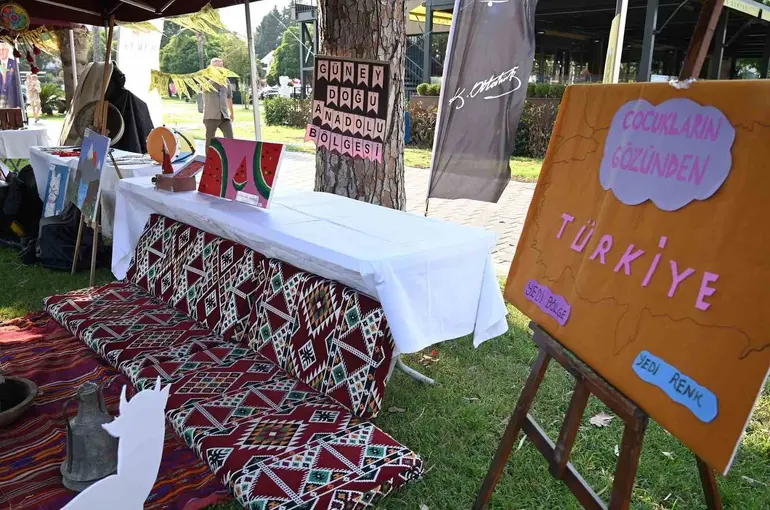 Kemer’de "Türkiye’nin yedi rengi" sergisi açıldı
