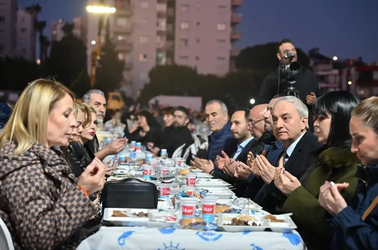 Kepez’de Ramazan bereketi: 5 mahalle tek sofra
