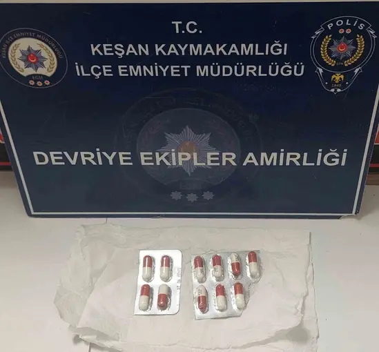 Keşan’da uyuşturucu ve ruhsatsız tabanca ele geçirildi

