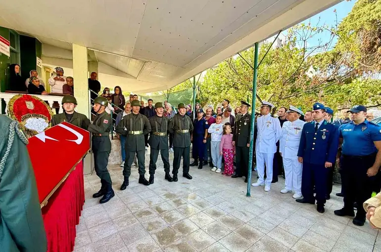 Kıbrıs Gazisi Ali Yay, askeri törenle son yolculuğuna uğurlandı
