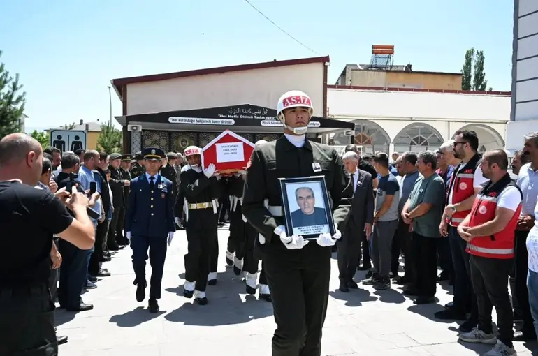 Kıbrıs Gazisi dualarla uğurlandı
