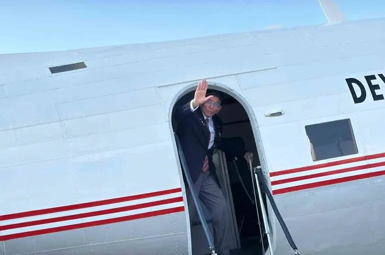 Kıbrıs Gazisi, yıllar önce görev yaptığı ve ’sevgilim’ dediği efsane uçakla yeniden buluştu
