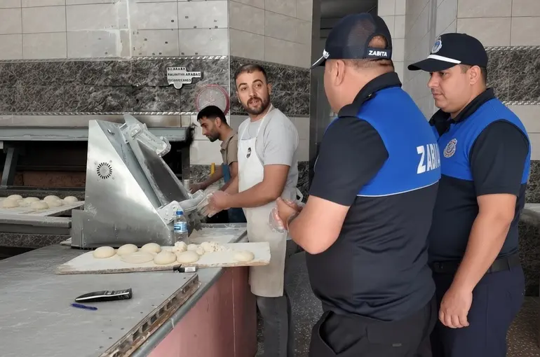 Kilis’te fırınlarda gıda denetimi gerçekleştirdi
