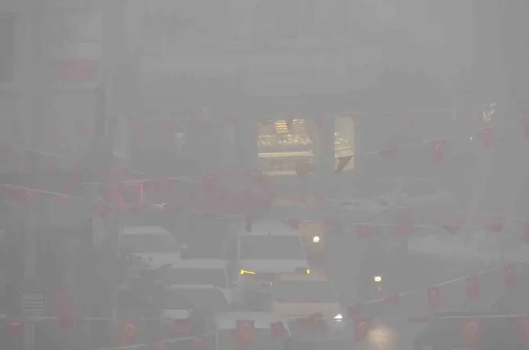 Kilis’te yoğun sis etkili oldu
