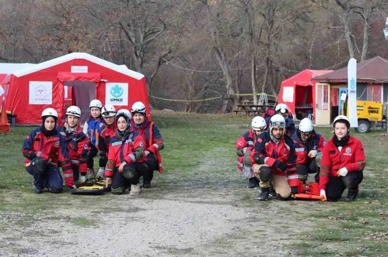 Kırklareli’nde 11 sağlık personeline UMKE belgesi
