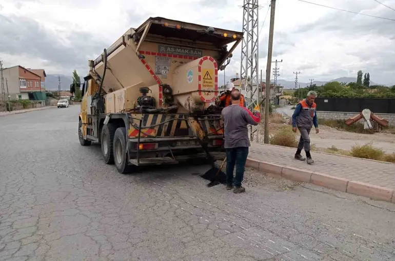 Kırsal mahalle yollarına kış öncesi konfor ve güvenlik dokunuşu
