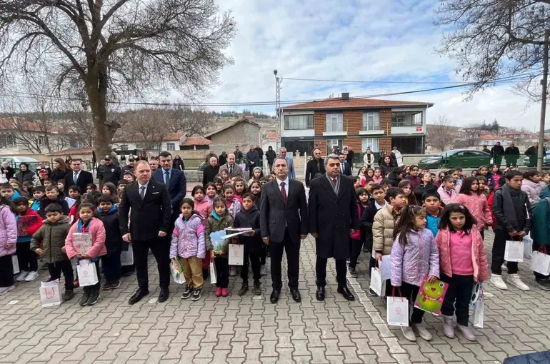 Kırşehir’de 45 bin 941 öğrenci karne heyecanı yaşadı
