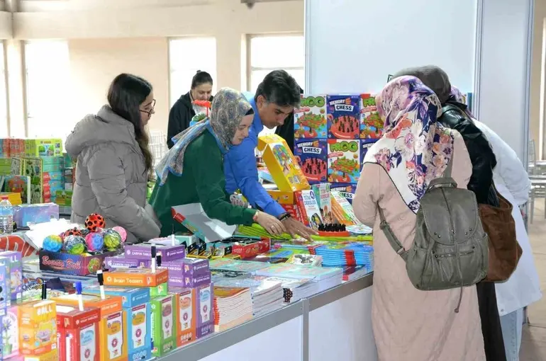 Kitap severler bu fuarda buluştu
