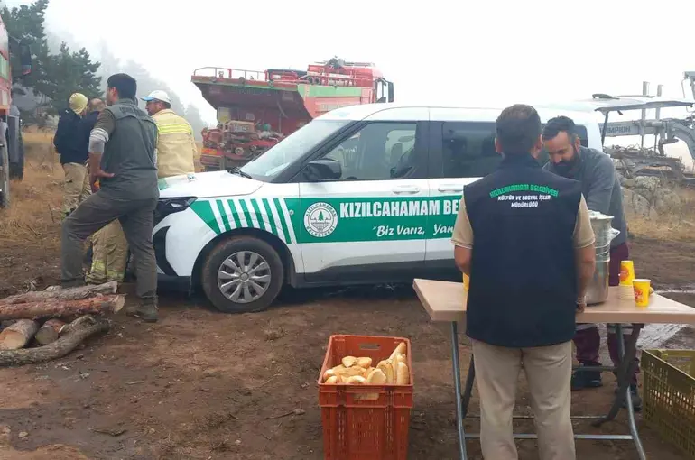 Kızılcahamam  Belediyesi’nden yangın söndürme çalışmalarına destek
