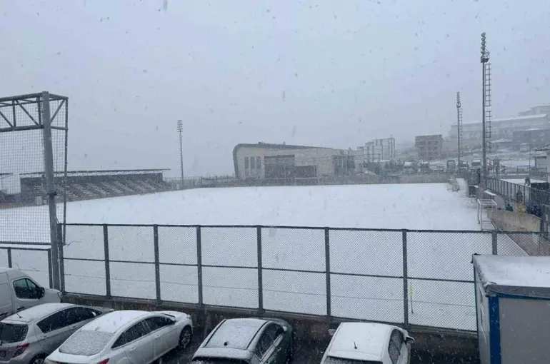 Kocaeli 2. Amatör Lig’de kar engeli
