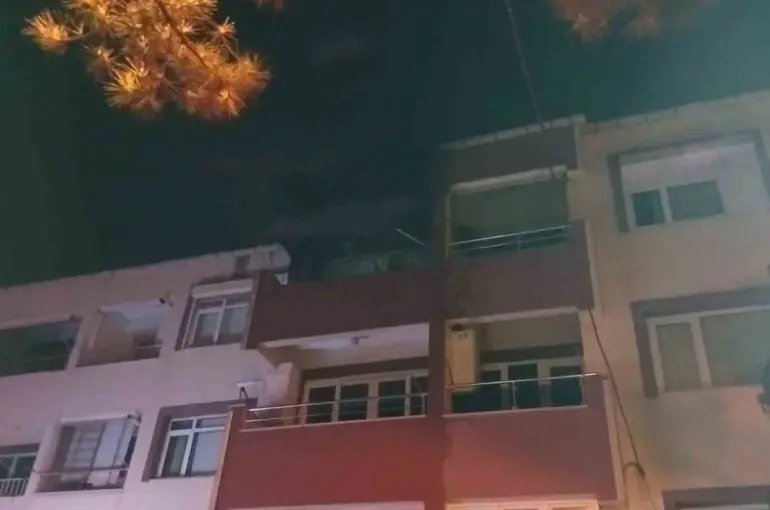 Kocaeli’de ev yangını
