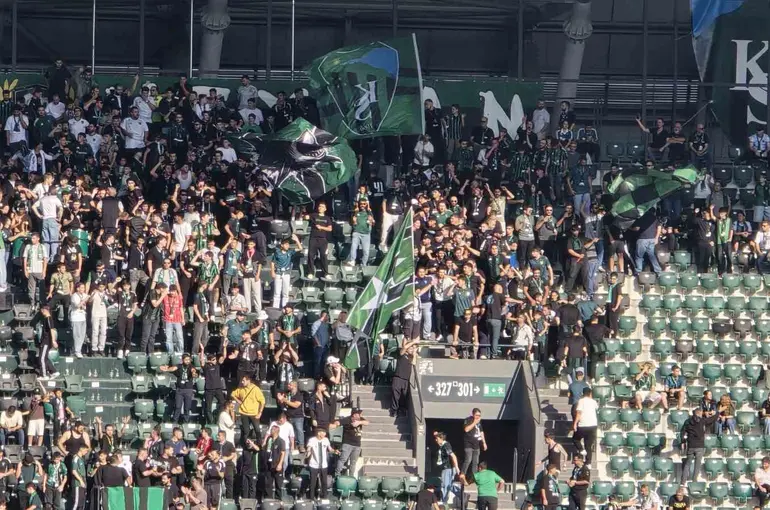 Kocaelispor - Gaziantep FK maçını 10 bin 983 kişi izledi
