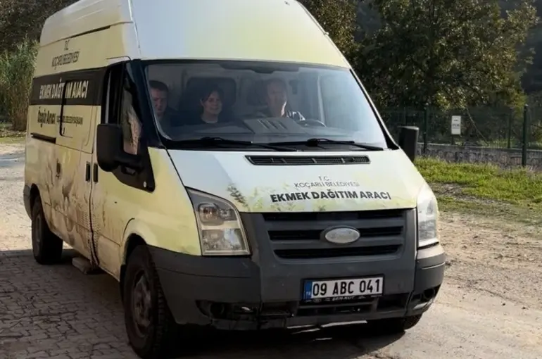 Koçarlı’da Mobil Halk Ekmek aracı beğeni topluyor
