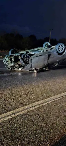 Kontrolden çıkan otomobil, fındık makinesi ve biçerdövere çarpıp takla attı: 1 yaralı
