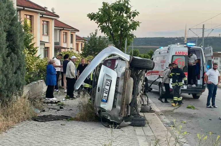 Kontrolünden çıkan aracın genç sürücüsü yaralandı
