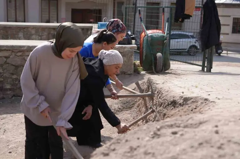 Konuralp’e destek devam ediyor
